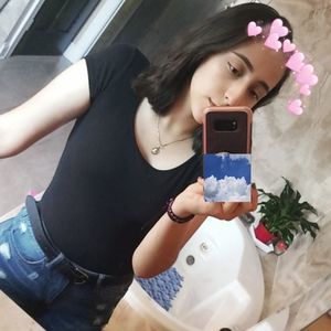 Meet your Posher, Daniela